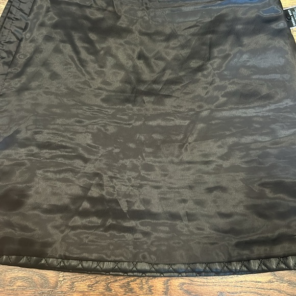 NWOT Vegan Quilted Leather Skirt - Picture 8 of 8